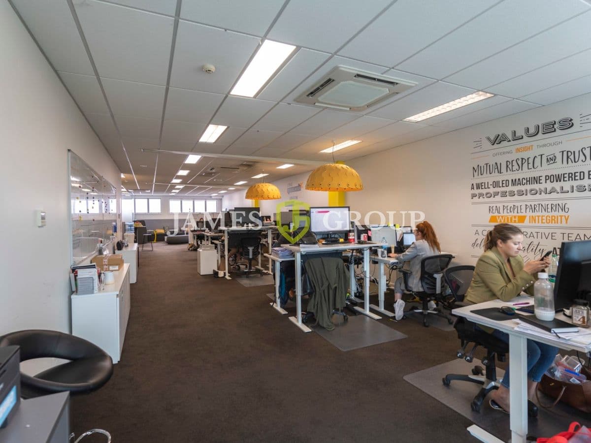 FITTED AND OPEN PLAN OFFICE