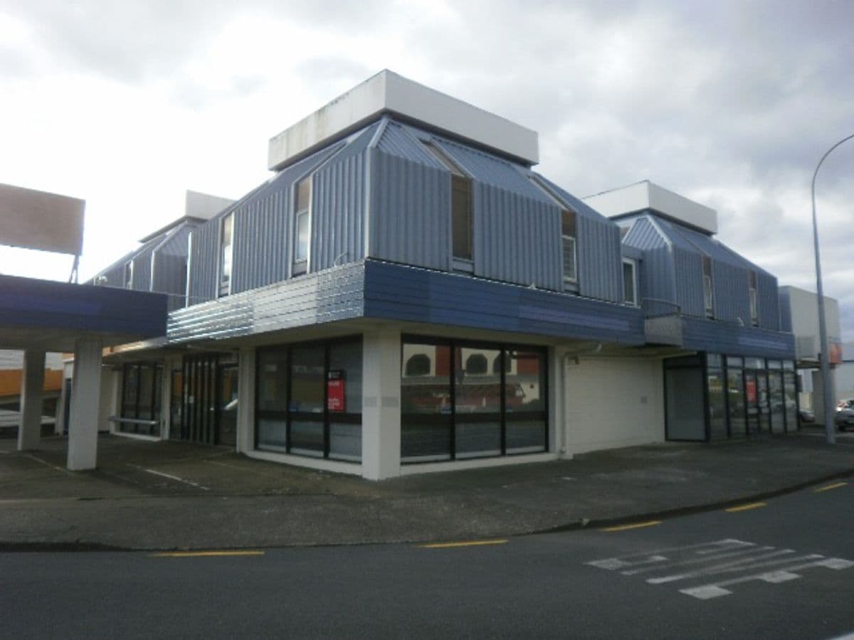 Nice first floor office suitet in Railway Avenue