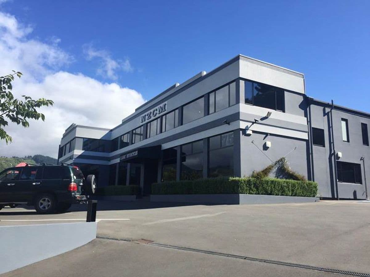 STANDOUT RETAIL SHOWROOM OPPORTUNITY