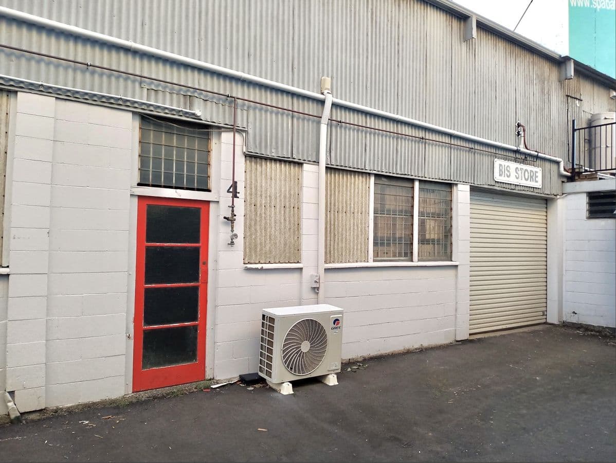 WAREHOUSE UNIT IN PENROSE