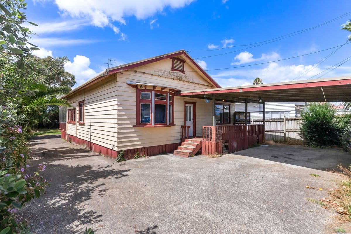 Spacious Living - Unbeatable Location