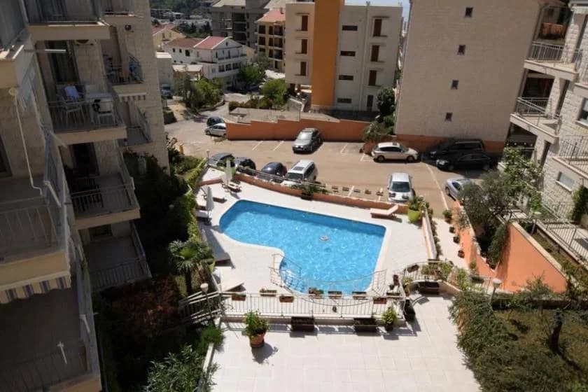 2 bedroom apartment
