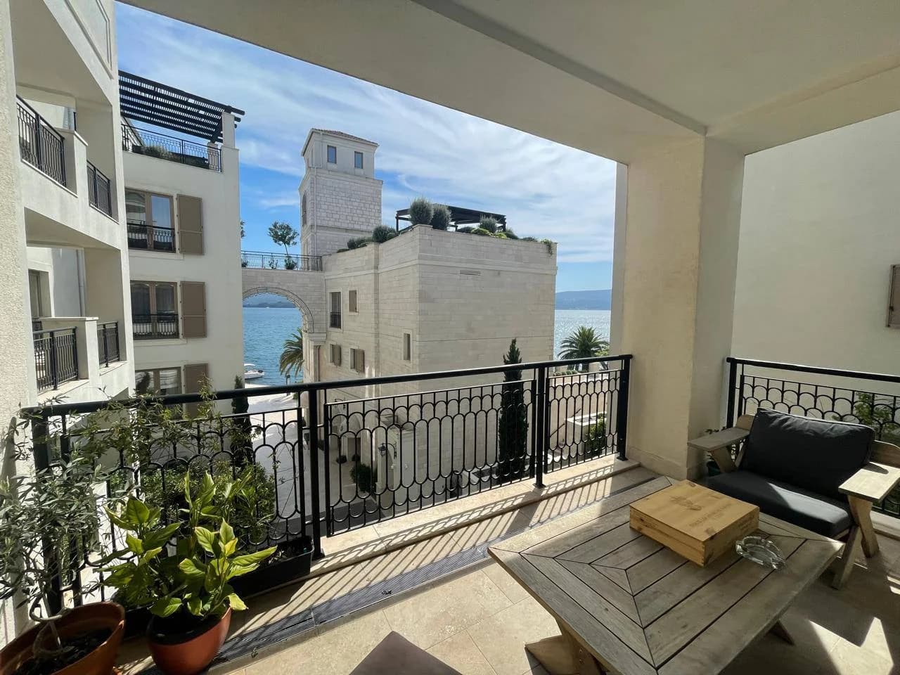 2 bedroom apartment