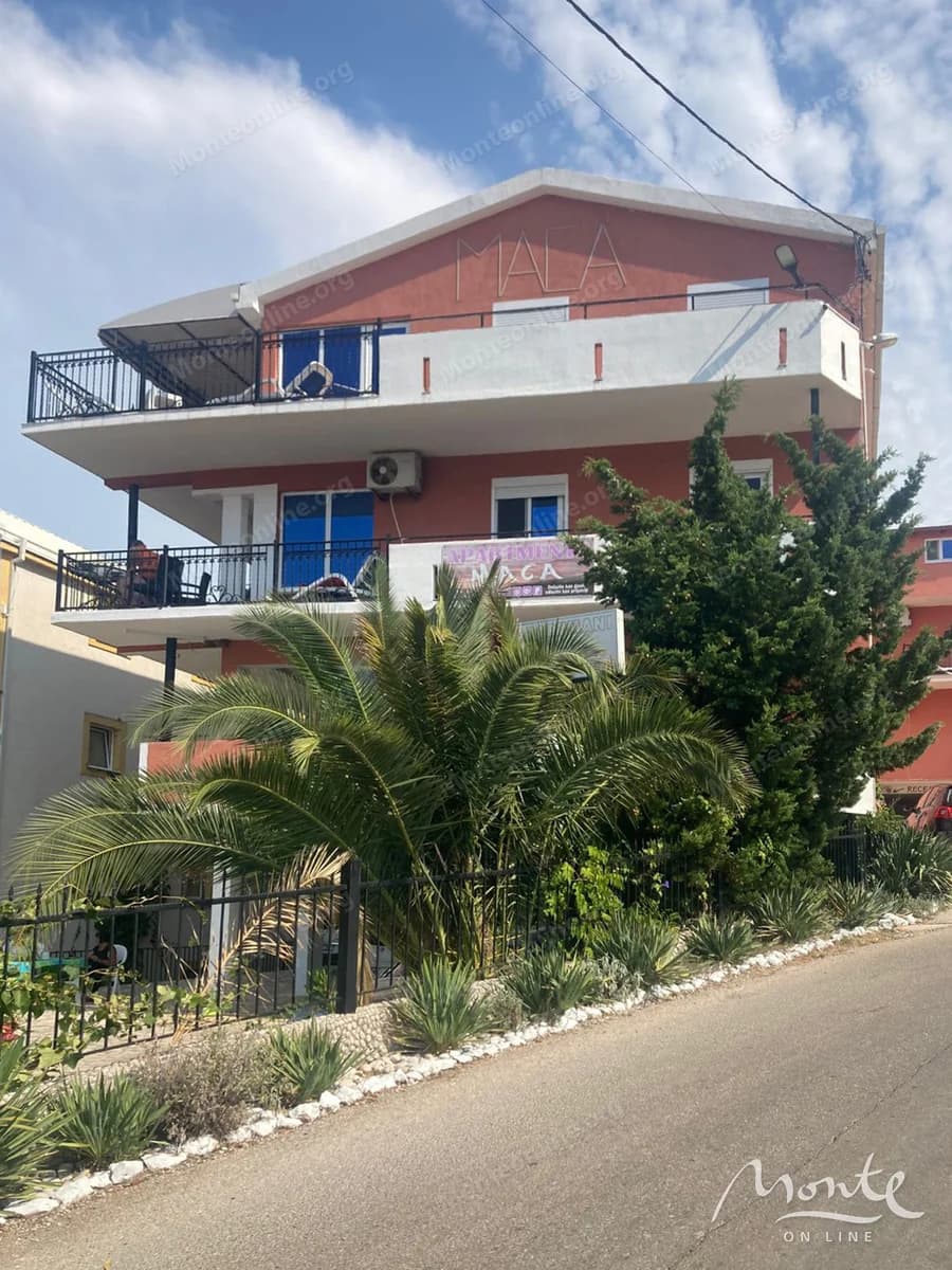 Hotel 1 800 m²